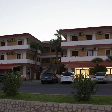 Miramare 3* Чиро-Марина